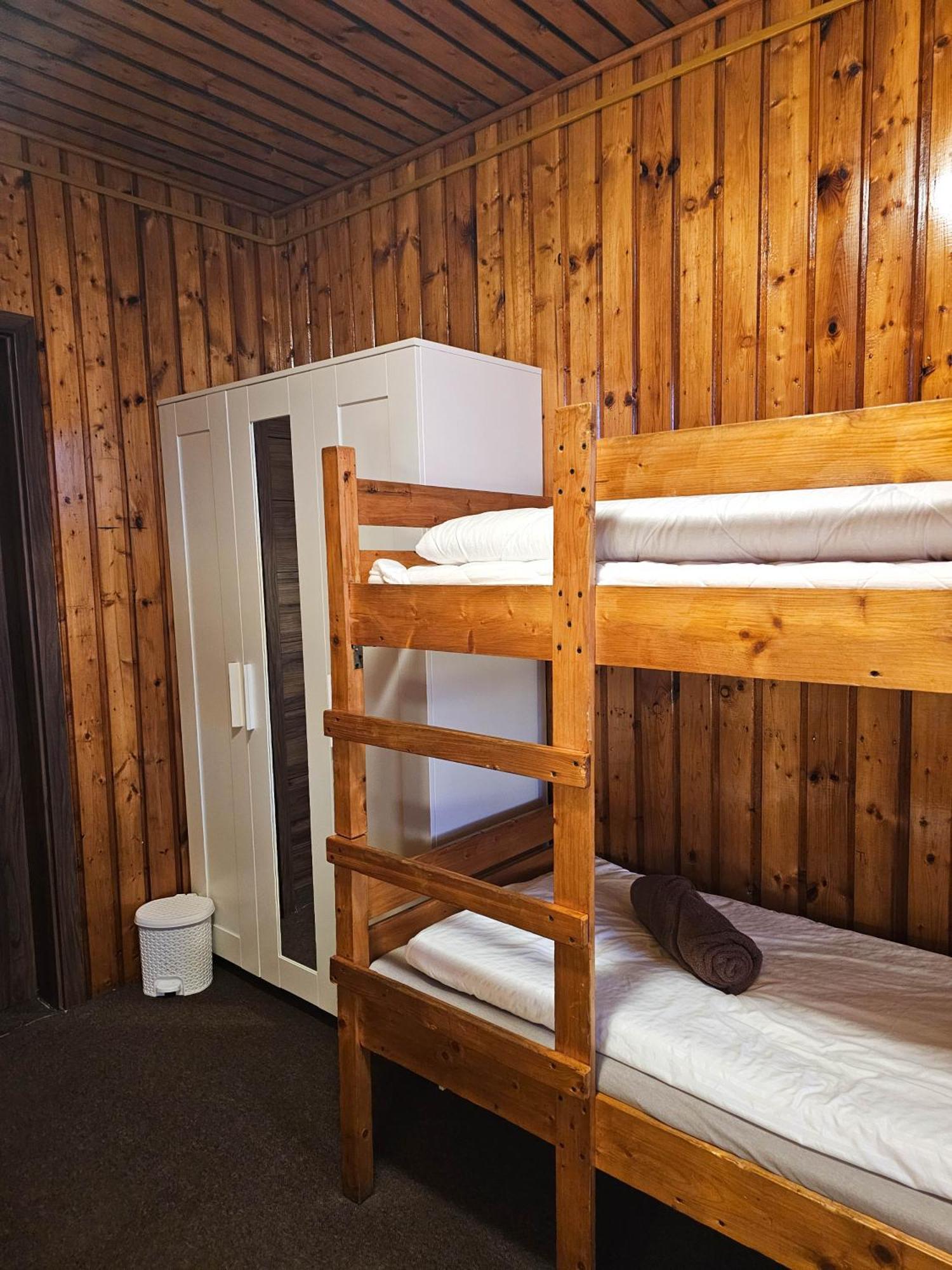 Schronisko Gosciniec Rownica Hotel Ustron Exterior photo